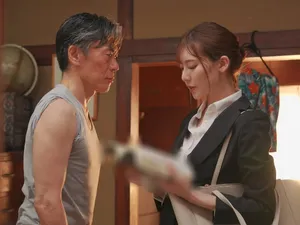 Vợ để bố dượng phá trinh con gái