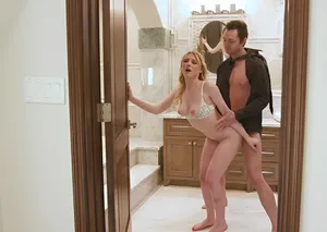 Người tình tôi bị đồng nghiệp phang cả đêm trong chuyến công tác